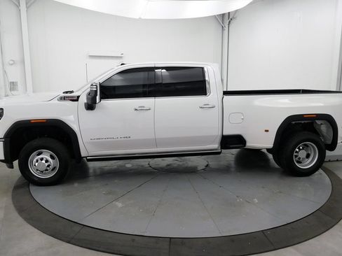 Used 2025 GMC Sierra 3500 Denali w/ Denali Reserve Package AWD/4WD image 4