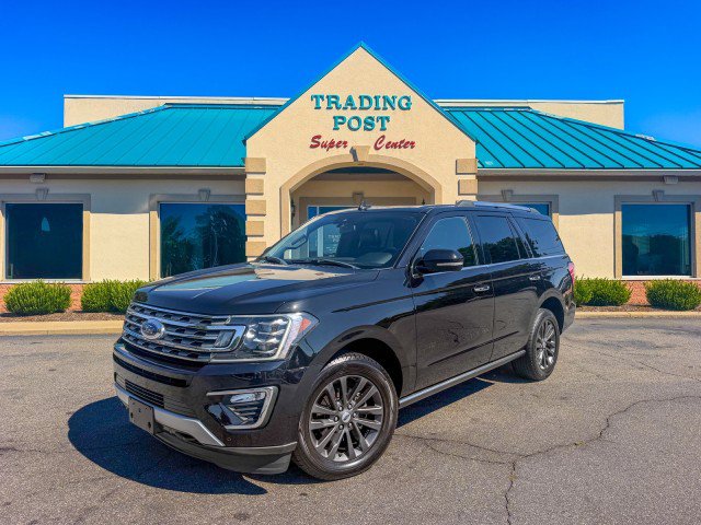 Used 2019 Ford Expedition Limited w/ Equipment Group 301A AWD/4WD image 2