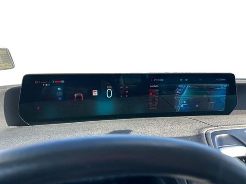 Used 2025 Ford Expedition Platinum image 19