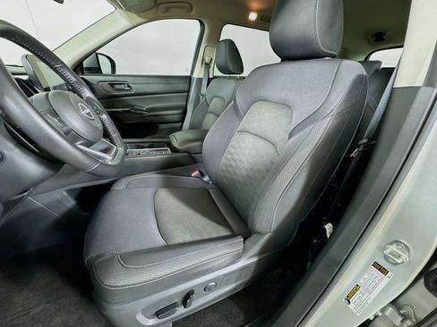 Used 2024 Nissan Pathfinder SV FWD image 25
