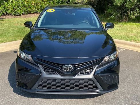 Used 2024 Toyota Camry SE FWD image 2