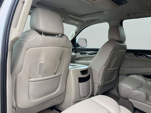 Used 2020 Cadillac Escalade Premium Luxury AWD/4WD image 39