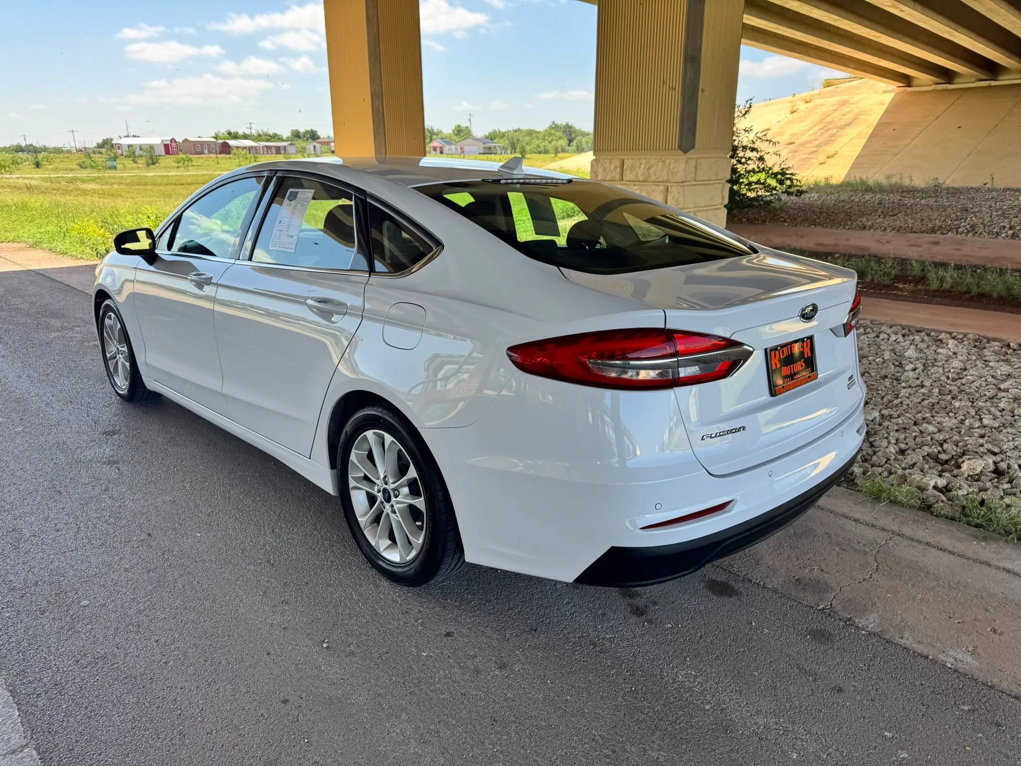 Used 2019 Ford Fusion SE FWD image 5