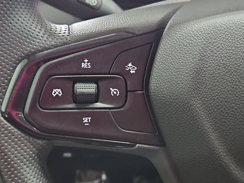 Used 2025 Chevrolet TrailBlazer LT AWD/4WD image 16