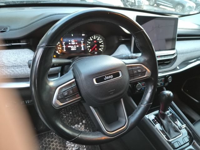 Used 2022 Jeep Compass Latitude w/ Sun and Sound Group AWD/4WD image 19