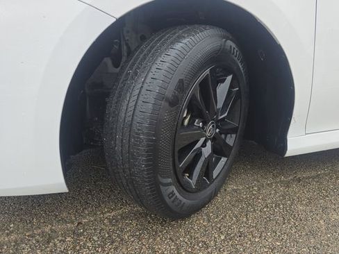 Used 2025 Toyota Camry LE image 31