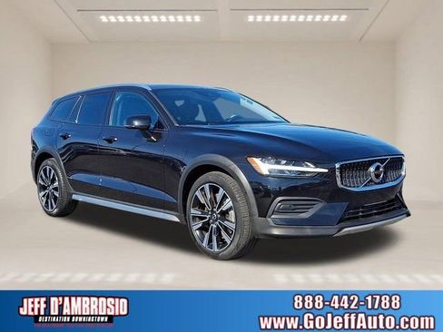 Used 2020 Volvo V60 T5 Cross Country w/ Protection Package Premier AWD/4WD image 1
