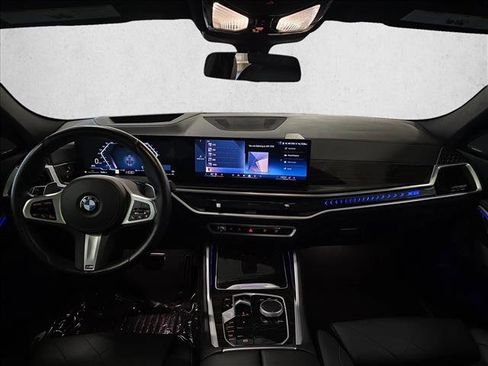 Used 2025 BMW X6 xDrive40i image 9