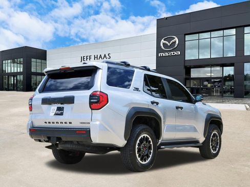Used 2025 Toyota 4Runner TRD Off-Road Premium AWD/4WD image 3