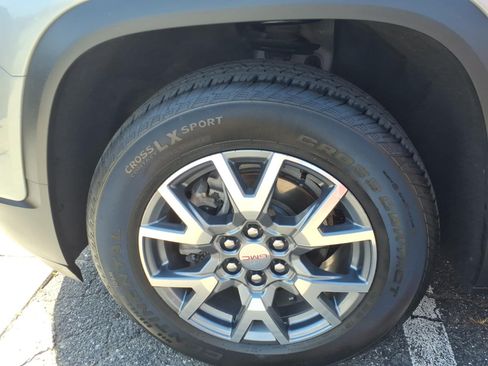 Used 2023 GMC Acadia SLT w/ Preferred Package AWD/4WD image 7
