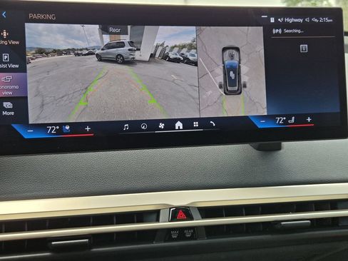 Used 2024 BMW iX xDrive50 w/ Sport Package AWD/4WD image 18