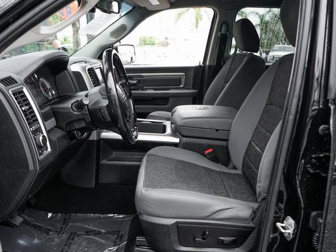 Used 2020 RAM 1500 Classic SLT w/ Luxury Group image 15