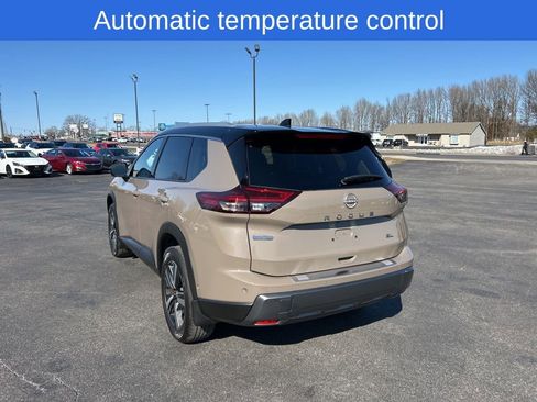 Used 2025 Nissan Rogue SL w/ SL Premium Package image 6