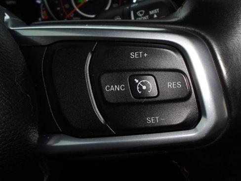 Certified 2021 Jeep Gladiator Overland AWD/4WD image 19
