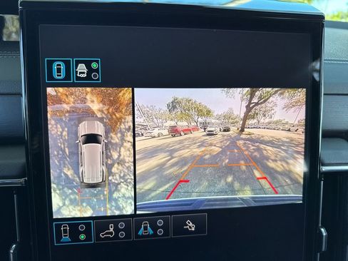 Used 2025 GMC Yukon Denali image 31