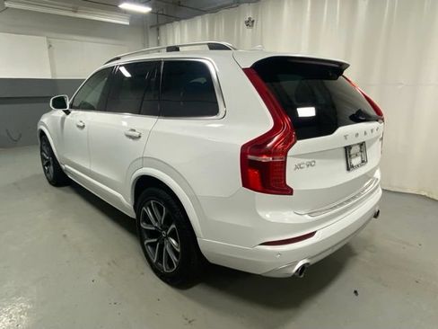 Used 2019 Volvo XC90 T5 Momentum w/ Multimedia Package AWD/4WD image 2