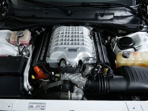 Used 2016 Dodge Challenger SRT Hellcat image 12