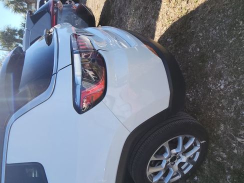 Used 2025 Jeep Compass Limited image 8