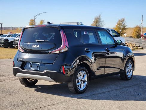 Used 2023 Kia Soul LX w/ Option Group 015 image 7