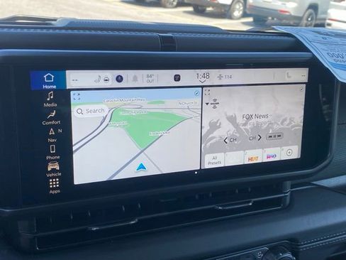 New 2025 Jeep Wrangler Unlimited Rubicon w/ Technology Group image 19