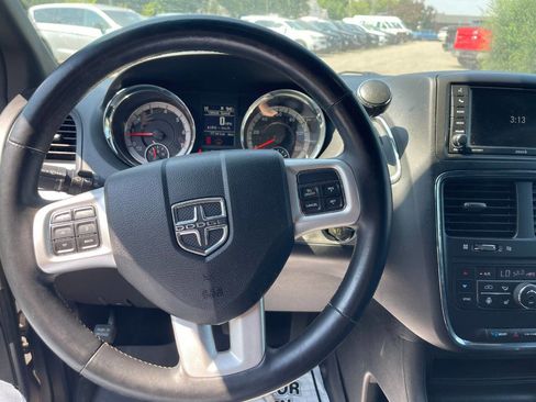 Used 2019 Dodge Grand Caravan GT image 16