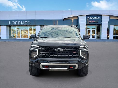 Used 2025 Chevrolet Suburban Z71 AWD/4WD image 2