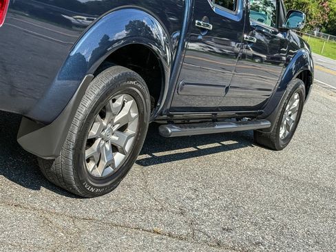 Used 2019 Nissan Frontier SL AWD/4WD image 35