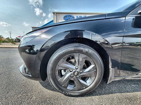 Used 2023 Hyundai Elantra Blue FWD image 17