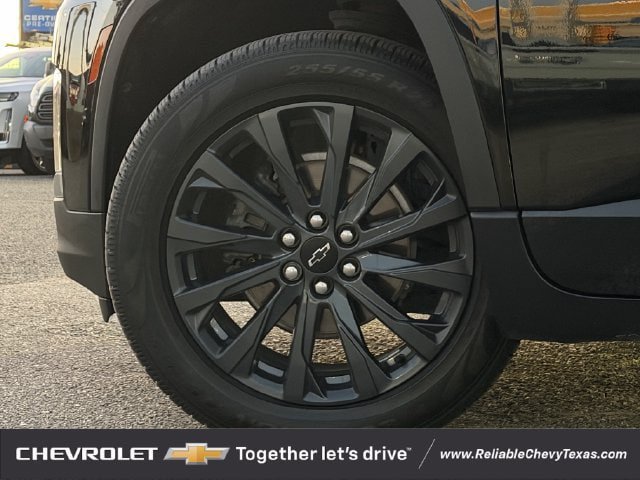 Used 2023 Chevrolet Traverse RS FWD image 10