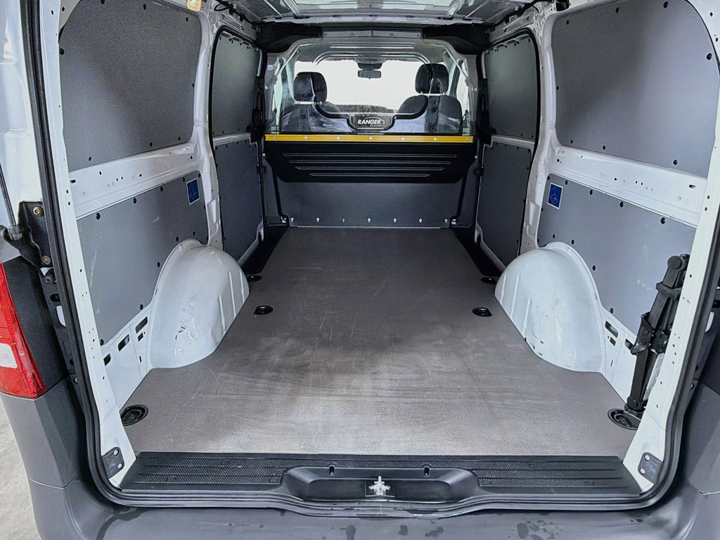 Used 2022 Mercedes-Benz Metris image 12