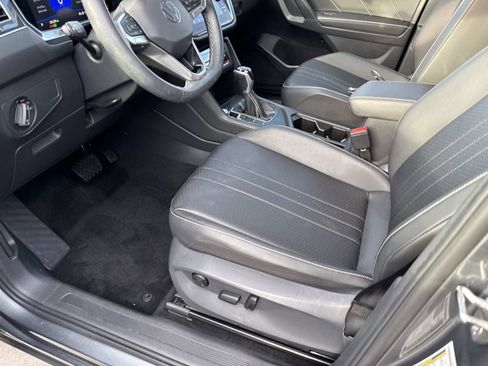 Certified 2023 Volkswagen Tiguan SE image 12