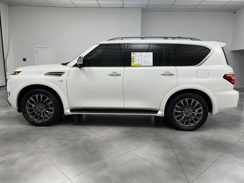 Used 2022 Nissan Armada Platinum w/ Captain's Chairs Package RWD image 5