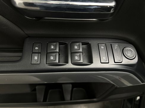 Used 2019 Chevrolet Silverado 1500 LT w/ All Star Edition image 19