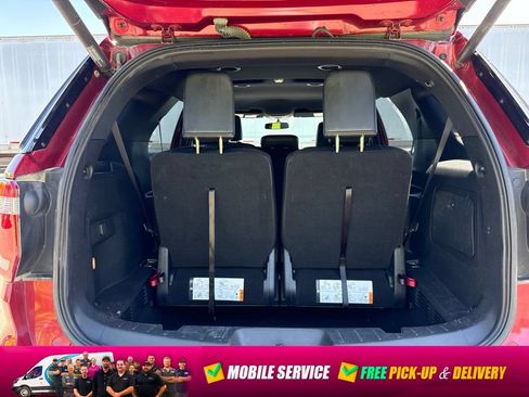 Used 2018 Ford Explorer XLT w/ Equipment Group 202A AWD/4WD image 21