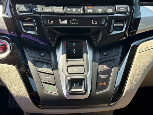 Certified 2024 Honda Odyssey Touring image 27
