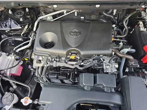 Used 2022 Toyota RAV4 LE image 36