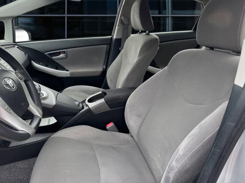 Used 2014 Toyota Prius Two image 2