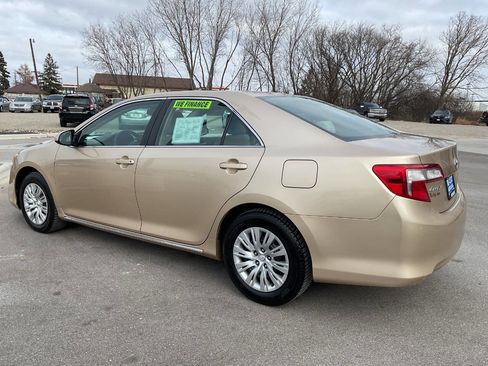 Used 2012 Toyota Camry LE image 4