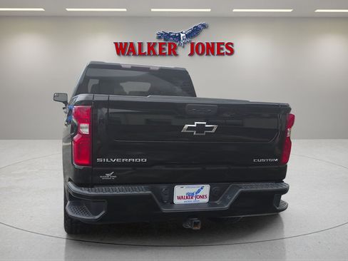 Used 2022 Chevrolet Silverado 1500 Custom Trail Boss w/ Safety Confidence Package AWD/4WD image 6