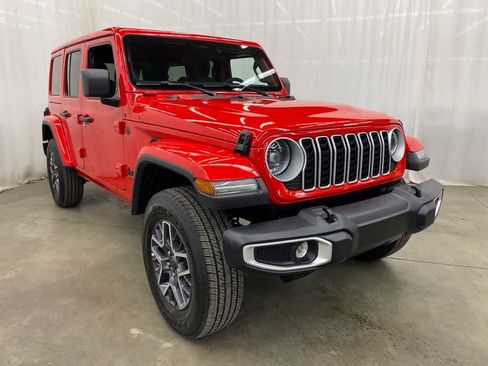 Used 2026 Jeep Wrangler Unlimited Sahara AWD/4WD image 8