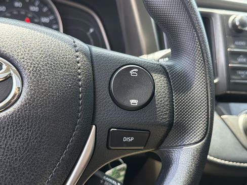 Used 2013 Toyota RAV4 XLE AWD/4WD image 17