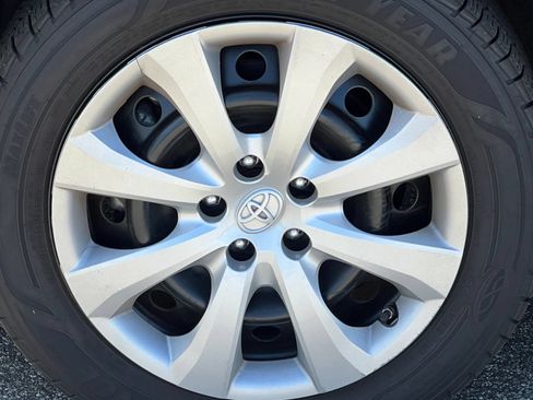 Used 2023 Toyota Corolla LE FWD image 6