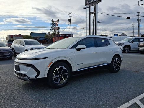 Used 2025 Chevrolet Equinox EV LT w/ Convenience Package image 3