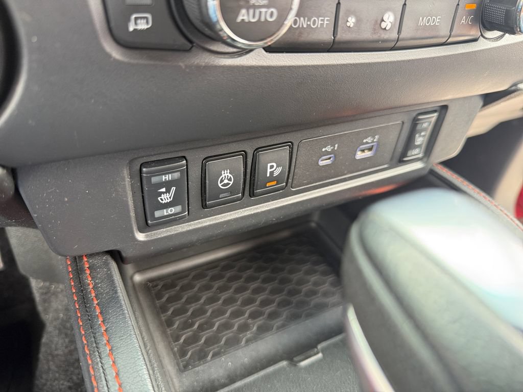 Used 2023 Nissan Frontier PRO-4X w/ Pro-4X Premium Package AWD/4WD image 19