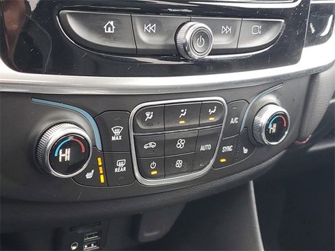 Certified 2023 Chevrolet Traverse RS image 30