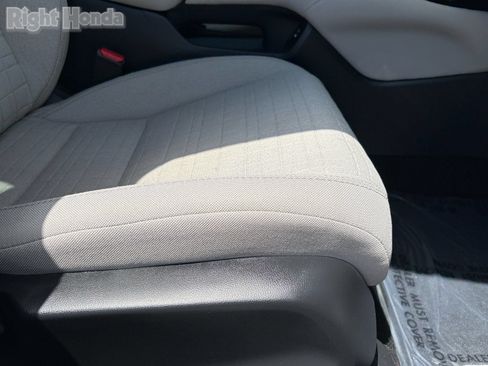 Certified 2025 Honda HR-V LX image 28