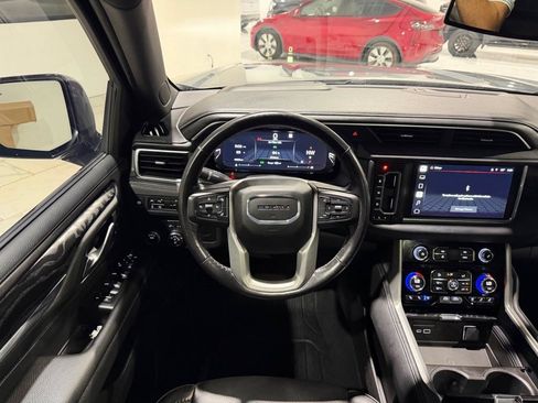 Used 2022 GMC Yukon XL Denali RWD image 25