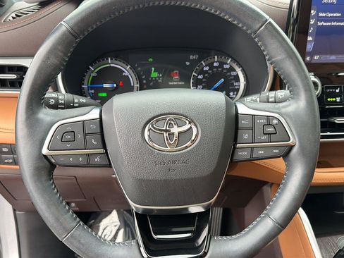 Used 2020 Toyota Highlander Platinum FWD image 21