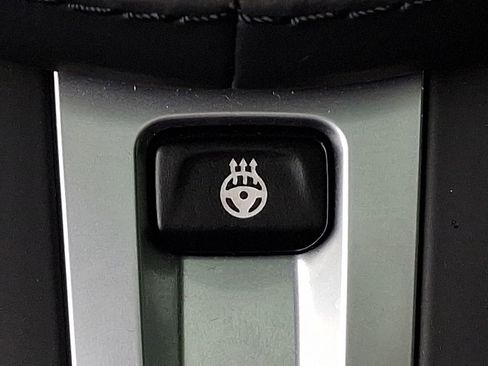 Used 2024 BMW X4 xDrive30i w/ Premium Package image 18