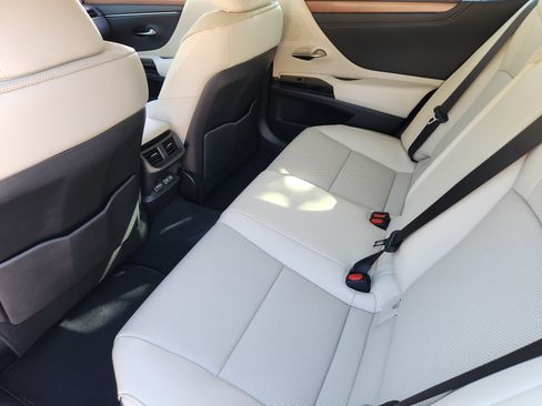 New 2025 Lexus ES 350 w/ Premium Package image 21